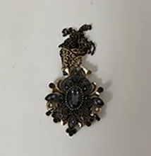Collana di collane «Sunspicems Vintage Grey Crystal Necklace» — foto 2 dell'alert A12/01034/23