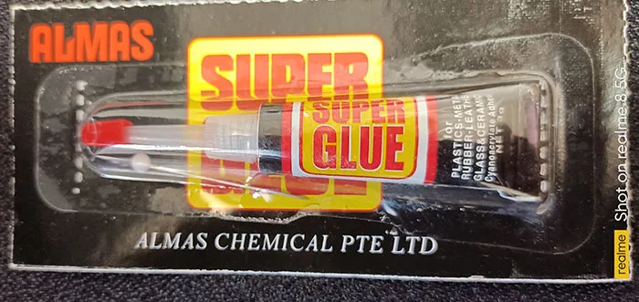 Colla «Super Glue» — foto 2 dell'alert A12/01487/22