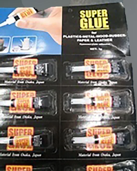 Colla «Super Glue for wood, rubber, plastics, metal, paper and leather»