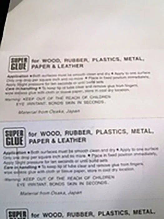 Colla «Super Glue for wood, rubber, plastics, metal, paper and leather» — foto 2 dell'alert A11/00037/20