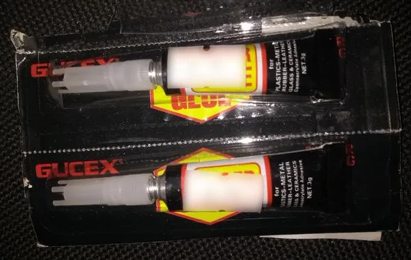 Colla «Super Glue» — foto 1 dell'alert A12/0256/19