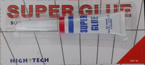 Colla «Super Glue» — foto 1 dell'alert A12/0149/17