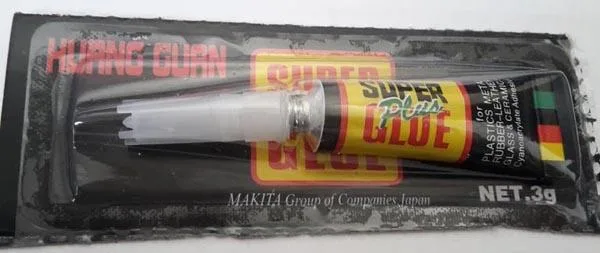 Colla «SUPER GLUE PLUS» (HUANG GUAN)