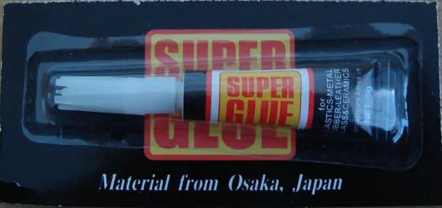Colla «Super Glue» — foto 4 dell'alert A12/0119/14