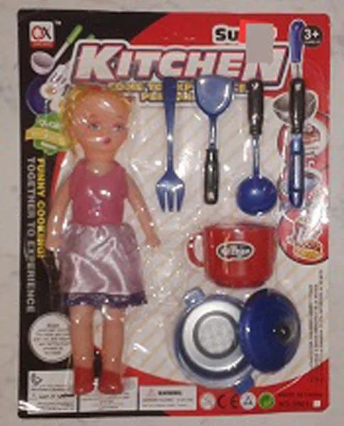Bambola di plastica e set di giochi da cucina «SUPER KITCHEN» (QING XING)