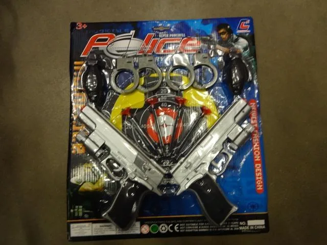 Set di armi giocattolo «Super Powerful Police» (Can Liang Toys)