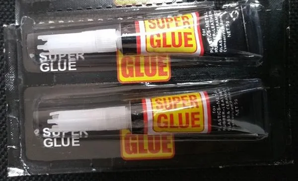 Colla «Superglue» — foto 1 dell'alert A12/1007/18