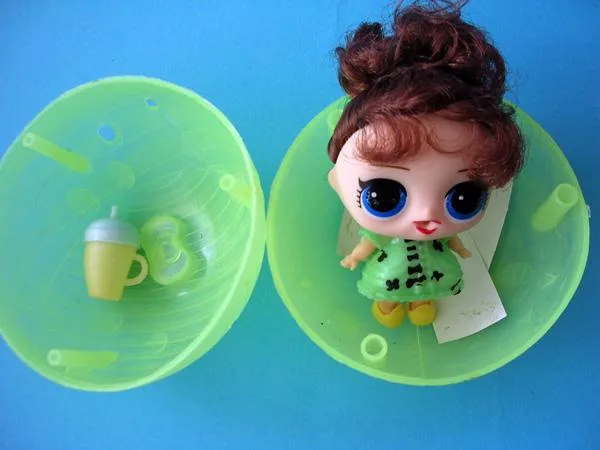 Bambola in plastica con accessori «Surprise; HAIR GOALS» — foto 2 dell'alert A12/1530/19