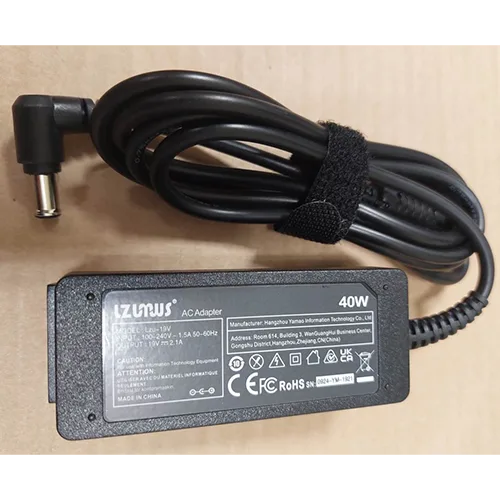 Adattatore di potenza «Switching adapter» (*IZUMUS*)