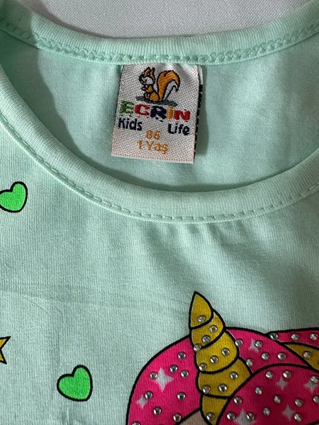 T-shirt per bambini — foto 2 dell'alert A12/00651/23