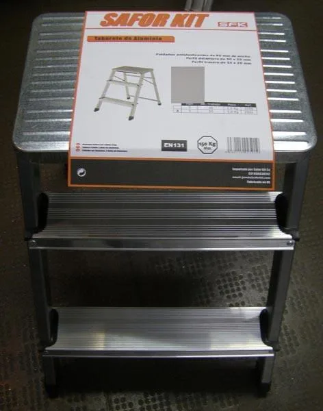 Scaletta a gradini «Taburete de Aluminio ('Aluminium stool')» — foto 1 dell'alert A12/0875/17