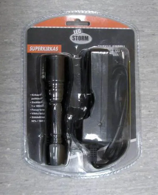 Torcia «Taskulamppu 3V Cree Q3 LED Ladattava» (LED Storm)