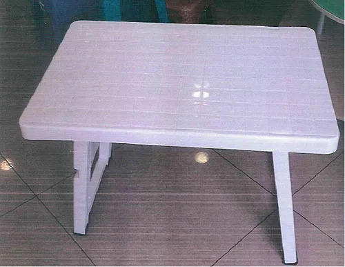 Tavolo in plastica