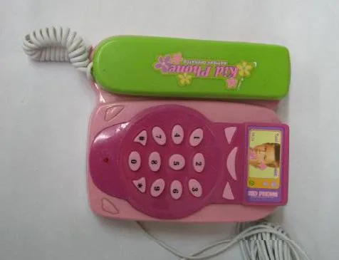 Telefoni giocattolo – Telefono in plastica per bambini in camera — foto 7 dell'alert 0546/09