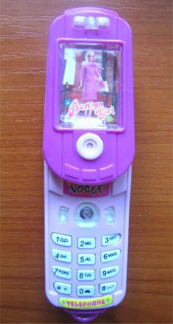Telefono cellulare giocattolo — foto 2 dell'alert 1026/09