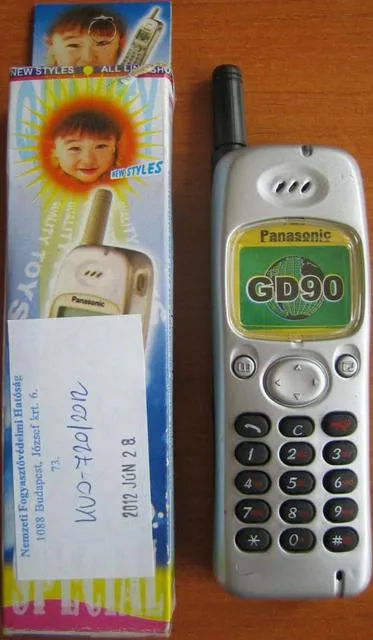 Telefono cellulare giocattolo — foto 2 dell'alert A12/1718/12