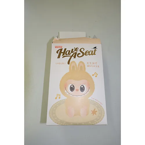 Giocattolo morbido «THE MONSTERS - Have a Seat Vinyl Plush Blind Box» (Pop Mart (COUNTERFEIT))