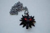 Collana con ciondolo «The Witcher 3 Wild Hunt Halskette Schwarz Metall Wolf Anhänger Mode Gliederkette» — foto 1 dell'alert INFO/00149/21
