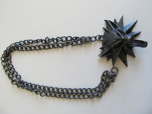 Collana con ciondolo «The Witcher Wild Hunt - Witcher Wolf Medallion» — foto 1 dell'alert INFO/00148/21
