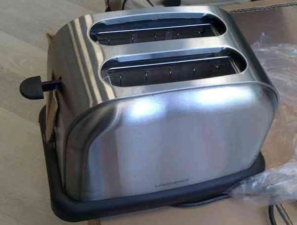 Tostapane «Toaster» — foto 1 dell'alert A11/0029/15