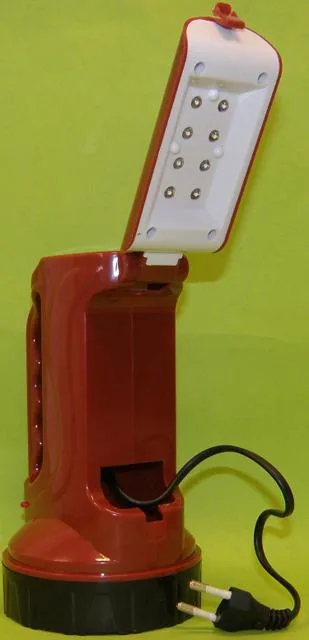Torcia ricaricabile con LED «Tölthető 16 LED Reflektor kihajtható olvasólámpával (Led rechargeable Reflector)» — foto 2 dell'alert A12/1414/14