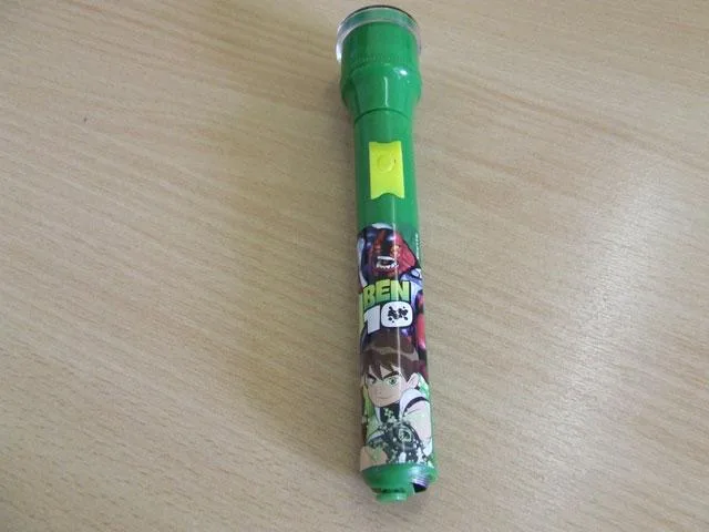 Torcia giocattolo – Ben 10 Alien Hero Torch — foto 2 dell'alert 1109/09