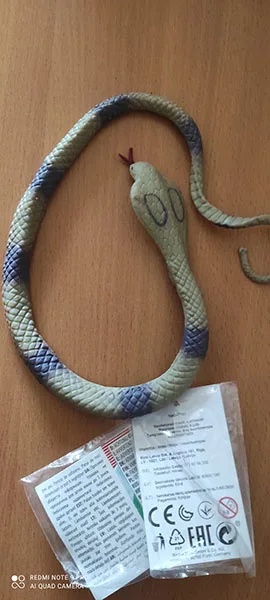 Giocattolo di serpente «Toy snake» (Simba)