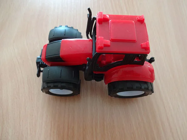 Trattore giocattolo «Toys»
