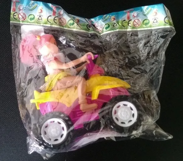 Bambola di plastica «Toys» (Unknown)