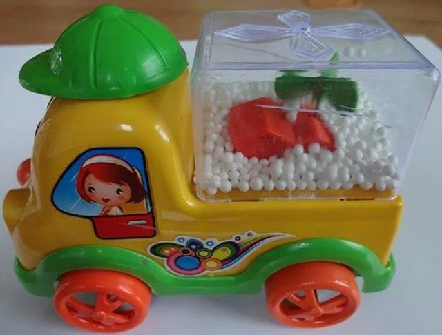 Auto giocattolo di plastica «Toys» — foto 3 dell'alert A12/0979/14