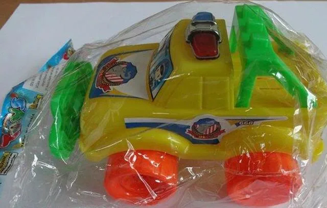 Pull-along auto giocattolo «Toys» — foto 3 dell'alert A12/0980/14