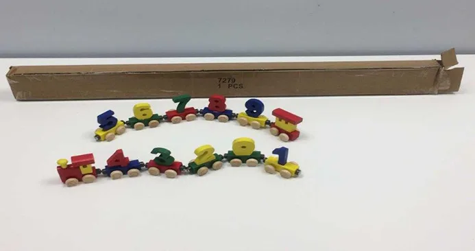 Giocattolo di legno «Train with numbers and magnets» (Small foot Company)