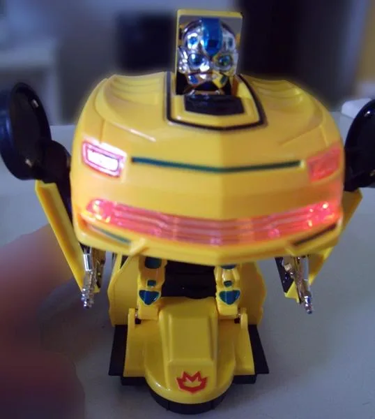 Robot di plastica «Transform Robot» — foto 3 dell'alert INFO/0074/19