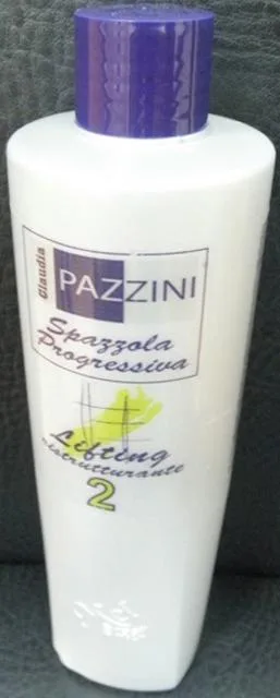 Trattamento raddrizzante dei capelli "Spazzola Progressiva (Claudia Pazzini)