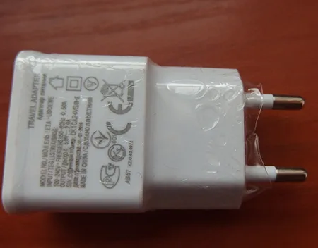 Caricatore USB «Travel Adapter» — foto 1 dell'alert A12/00078/21