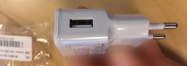 Caricatore USB «Travel Adapter» — foto 3 dell'alert A12/0759/19