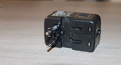 Adattatore da viaggio «Travel adapter with power bank» — foto 6 dell'alert A12/01217/23