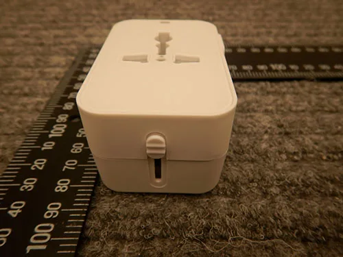 Adattatore di viaggio «Travel adapter with USB Siirtymispistokytkin, USB» — foto 6 dell'alert A12/02589/23