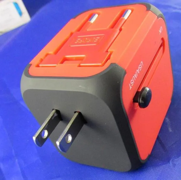 Adattatore da viaggio «Travel Adapter with USB» — foto 4 dell'alert A12/1035/18