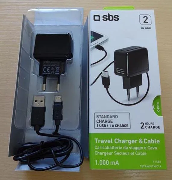 Caricabatterie «Travel Charger & Cable» — foto 1 dell'alert A12/0456/17