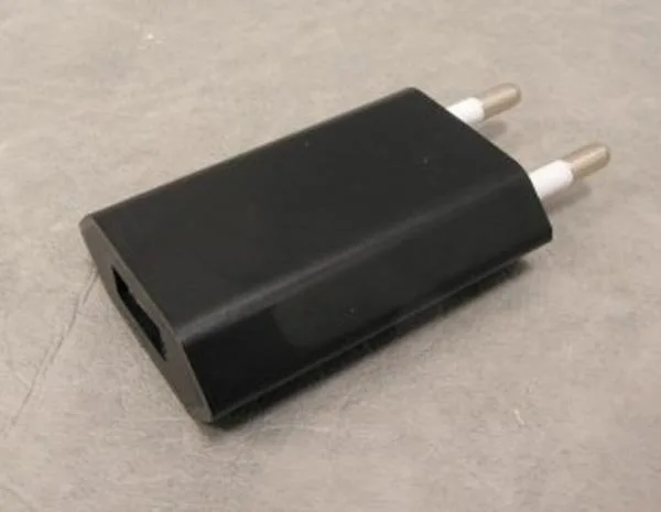 Caricabatterie USB «Travel charger» — foto 2 dell'alert A12/1586/18