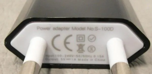 Caricabatterie USB «Travel charger» — foto 3 dell'alert A12/1586/18