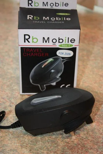 Caricabatterie da viaggio «Travel Charger for Z320i» — foto 1 dell'alert A12/0555/13