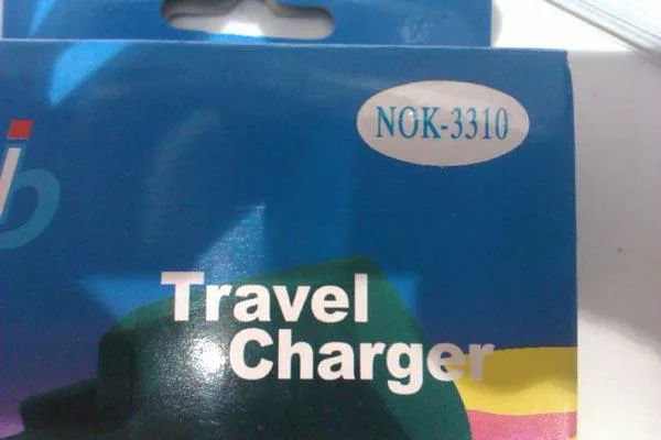 Caricabatterie per telefono cellulare «Travel Charger» — foto 3 dell'alert A12/0816/15