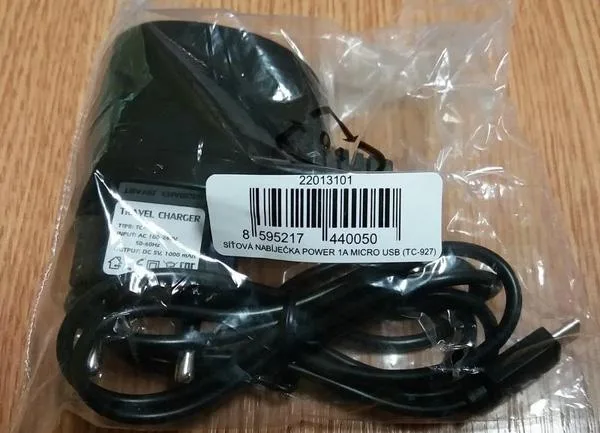 Caricabatterie USB «TRAVEL CHARGER» — foto 3 dell'alert A12/0927/19