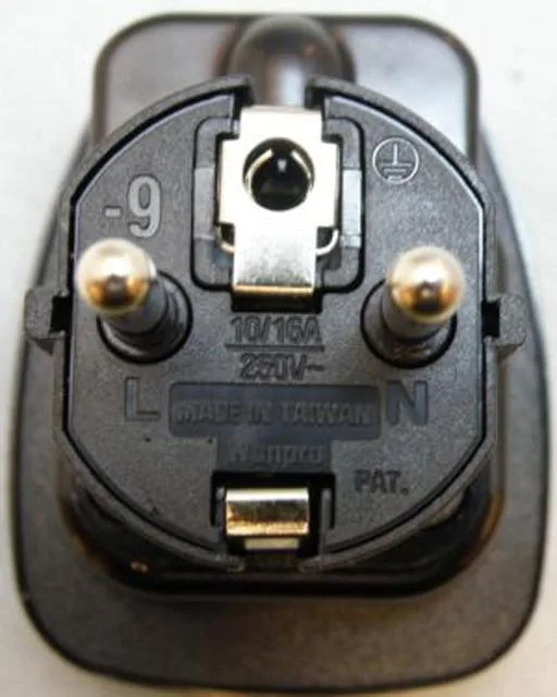 Adattatore della spina &amp; #13; &amp; #13; «Travel Plug» — foto 3 dell'alert A12/1464/12