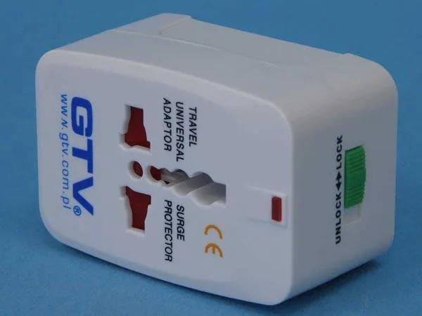 Adattatore per spina da viaggio «TRAVEL UNIVERSAL ADAPTOR / UNIVERSAL POWER PLUG ADAPTER» — foto 2 dell'alert A12/1700/16