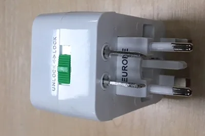 Adattatore della spina «Travel Universal Plug Adaptor» — foto 1 dell'alert A12/01880/20