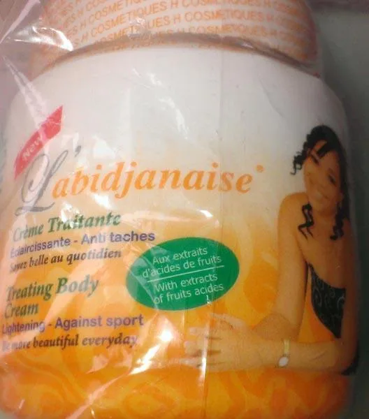 Prodotto per l'illuminazione della pelle «Treating Body Cream» (L'Abidjanaise)