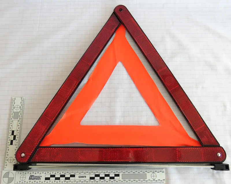 Triangolo di avvertimento — foto 1 dell'alert A12/01275/20